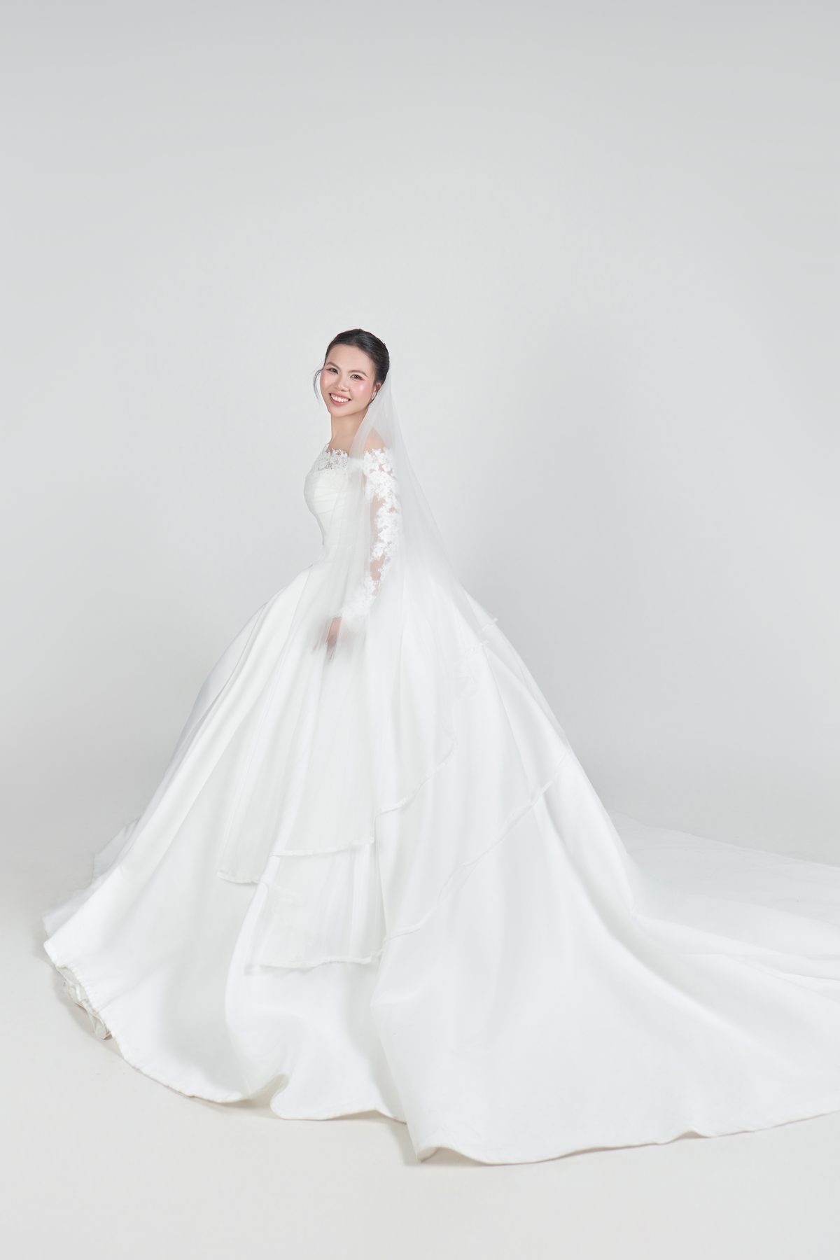 Váy Cưới Xòe Bồng Công Chúa