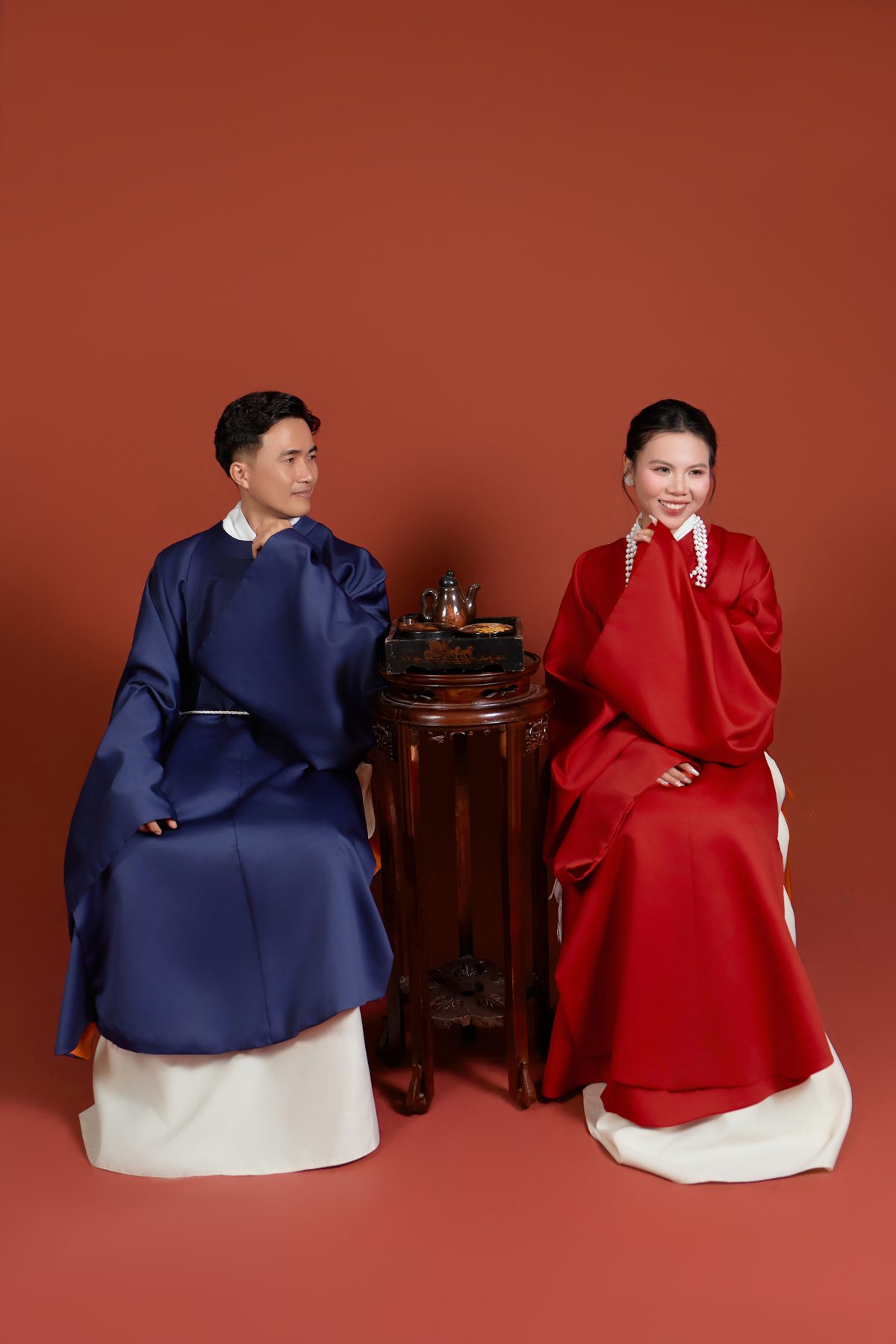 Bên Bàn Trà Cổ Điển An Nhiên